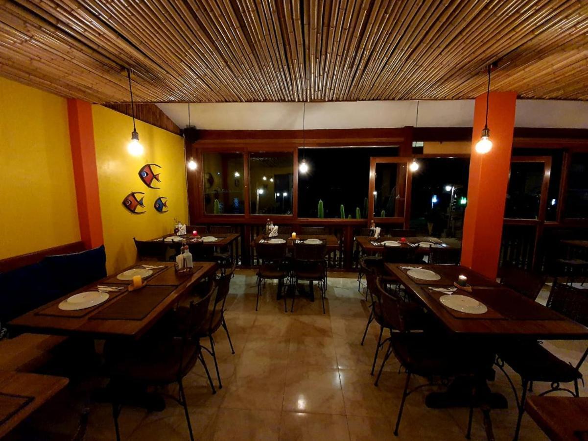 Pousada E Restaurante O Pescador Abraão Exteriör bild