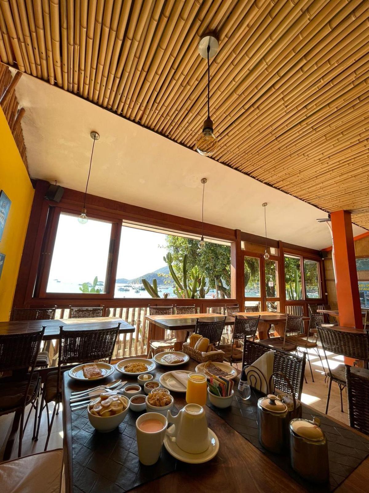 Pousada E Restaurante O Pescador Abraão Exteriör bild